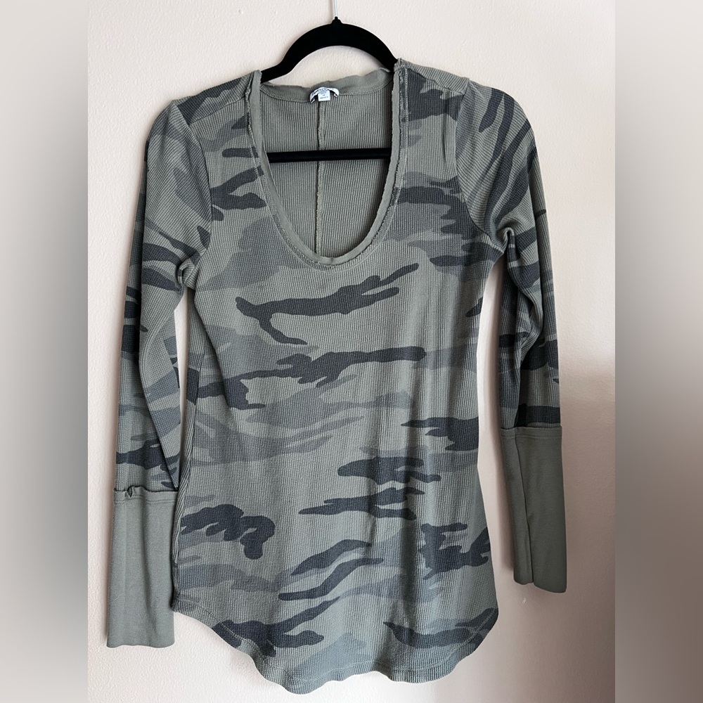 Splendid Large – Green Camo Waffle‑Knit Thermal Top
